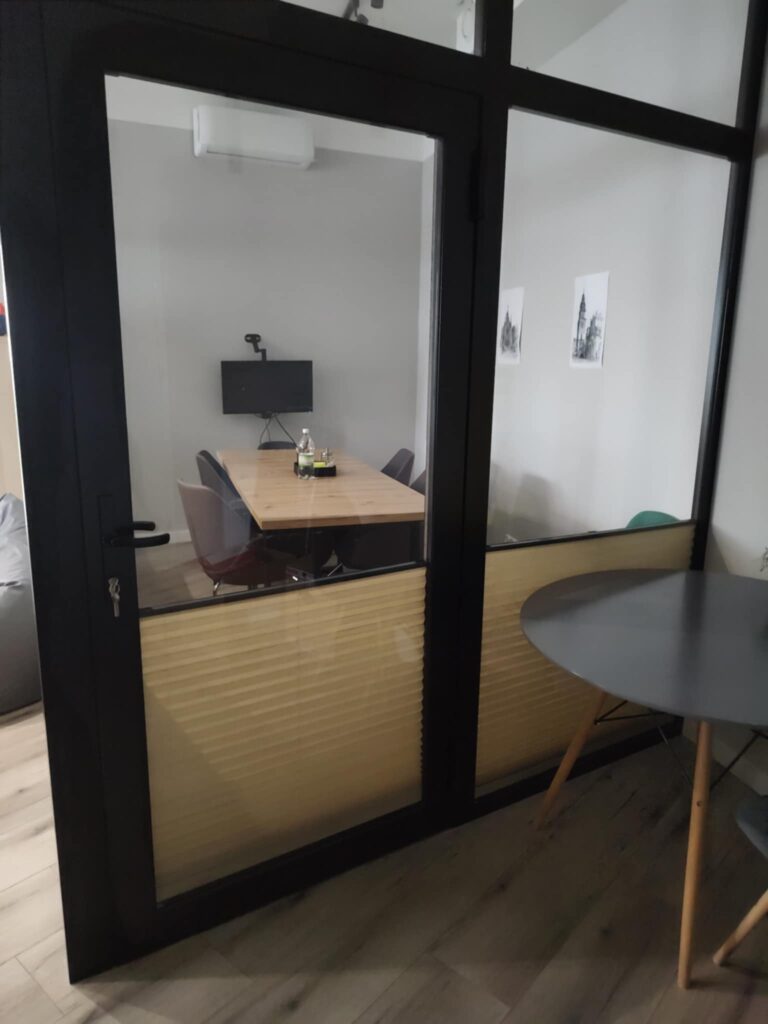 8b98df56-f0aa-41f1-a69e-606a5a754eba